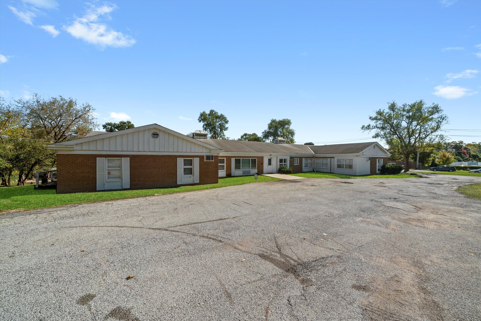 527 West Ogden Avenue Hinsdale IL 60521