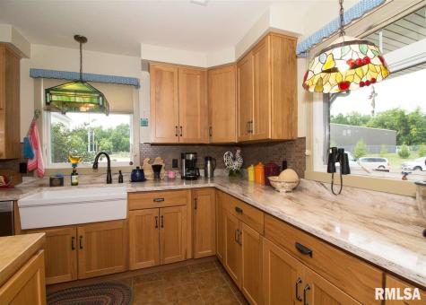 225 34TH Avenue Rock Island IL 61201