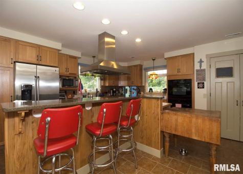 225 34TH Avenue Rock Island IL 61201