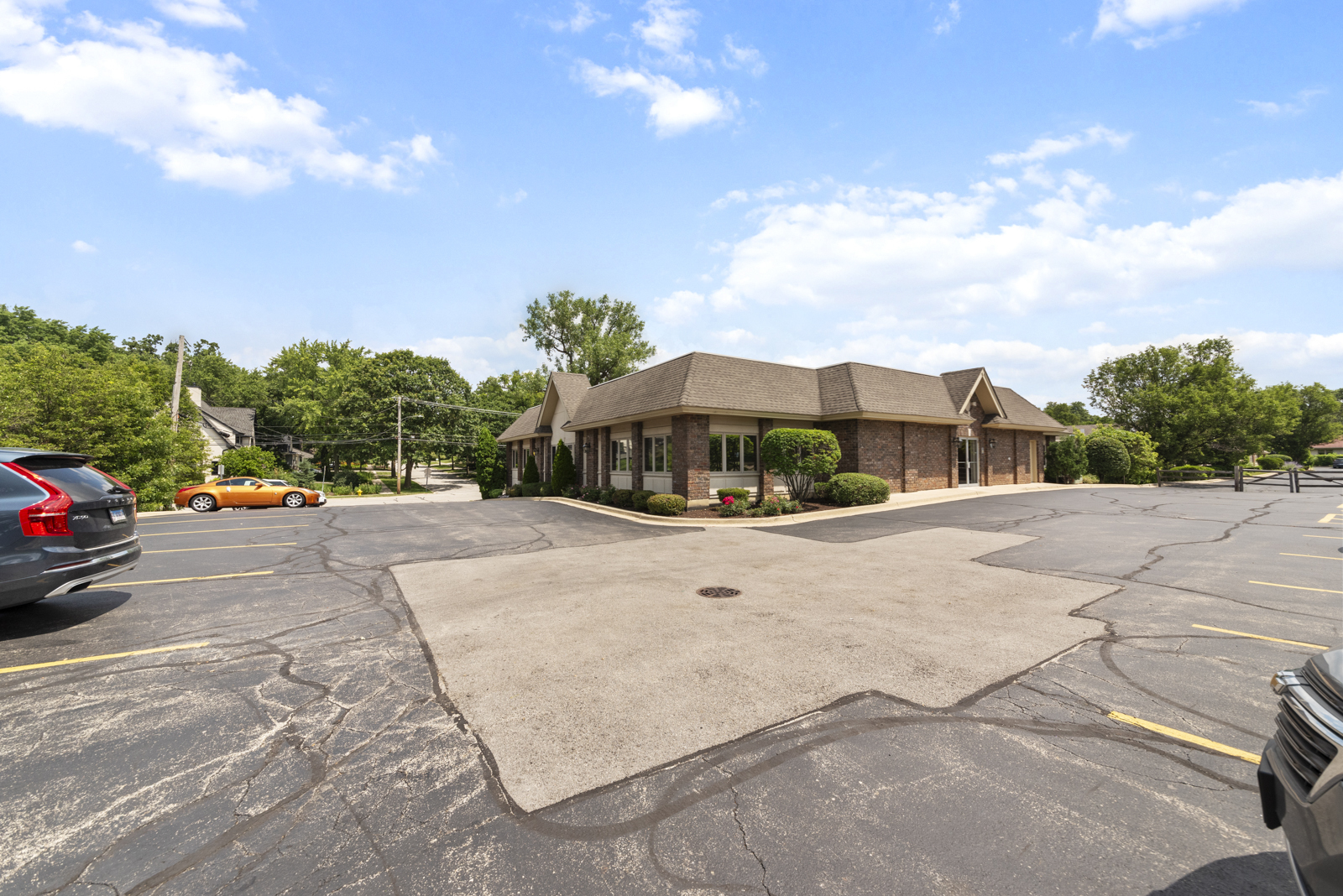 1557 Warren Avenue Downers Grove IL 60515