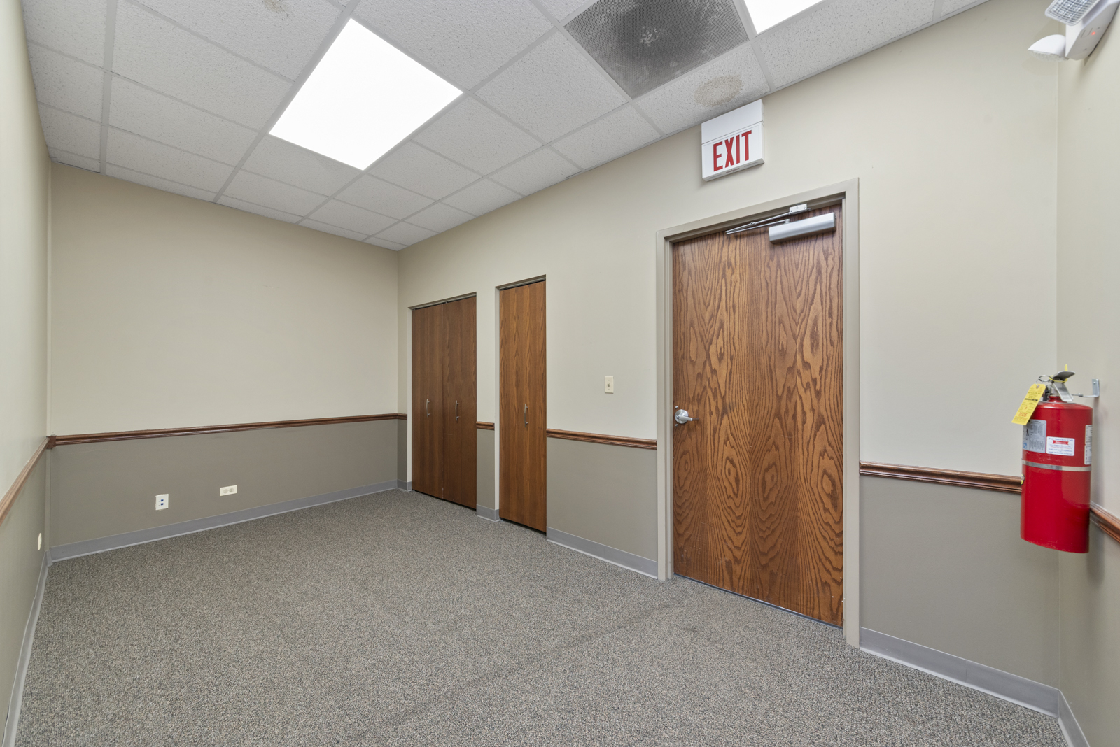 1557 Warren Avenue Downers Grove IL 60515