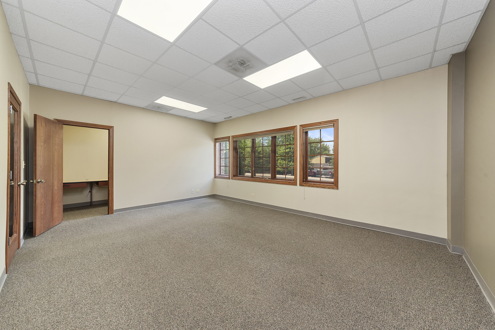 1557 Warren Avenue Downers Grove IL 60515