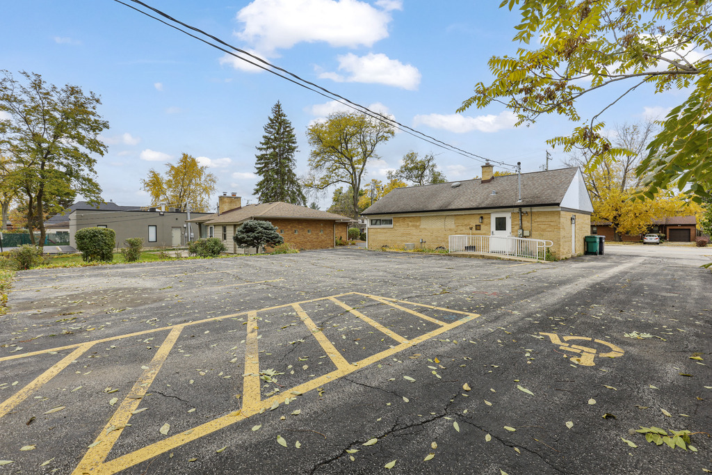 613 South Main Street Lombard IL 60148