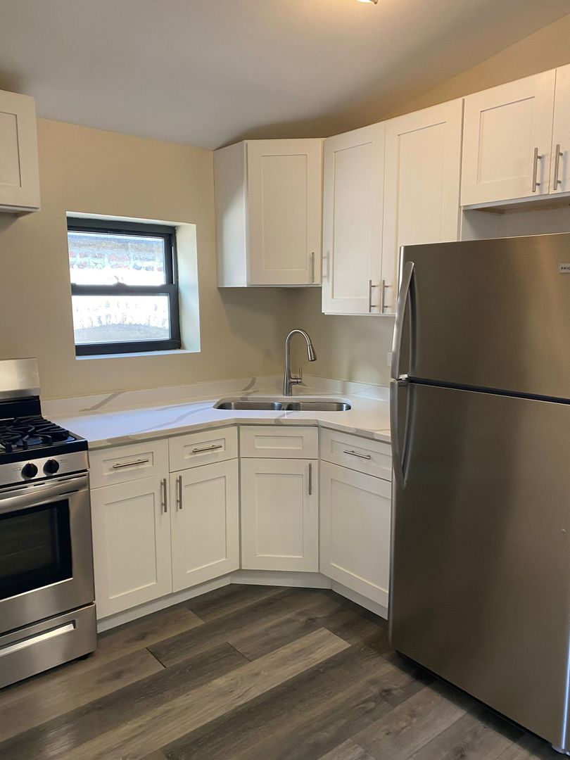 2230 South Sawyer Avenue Chicago IL 60623