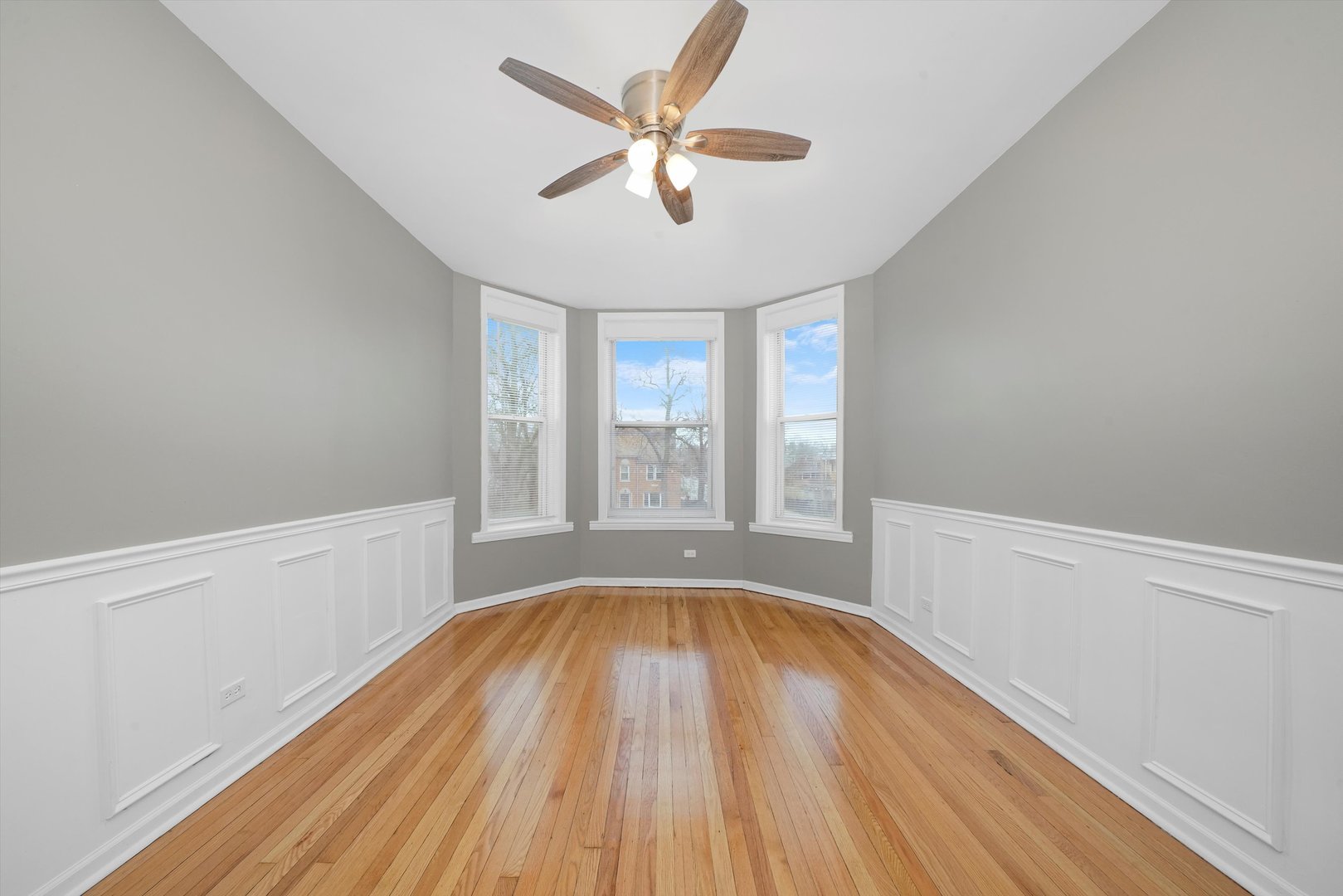 7152 South Emerald Avenue Chicago IL 60621