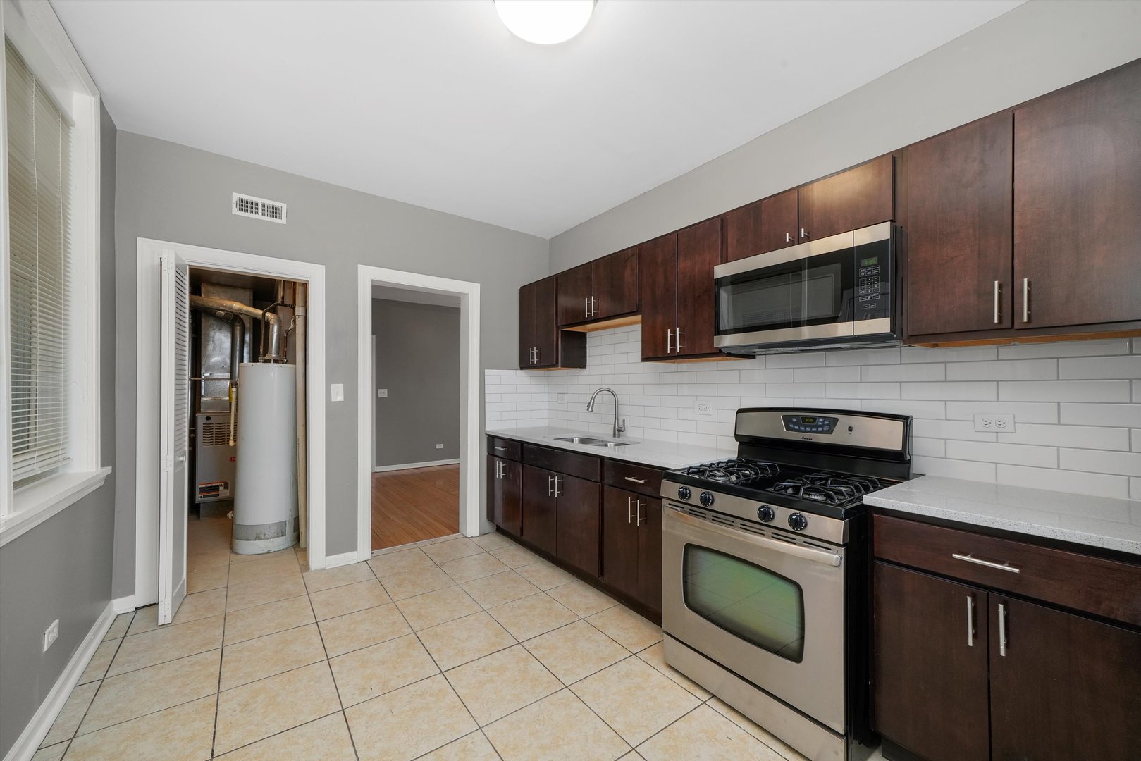 7152 South Emerald Avenue Chicago IL 60621