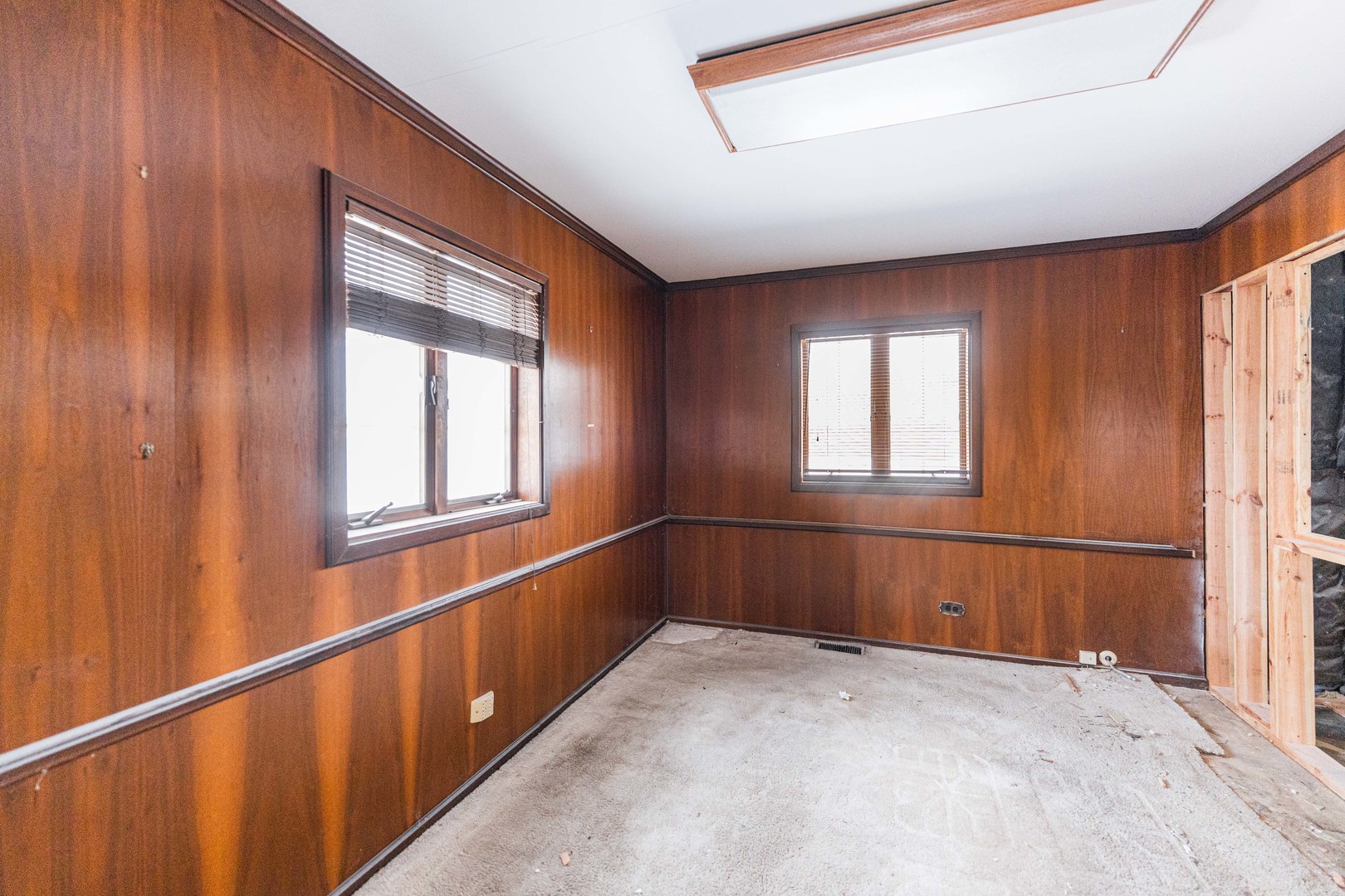 205 Pinecroft Drive Roselle IL 60172