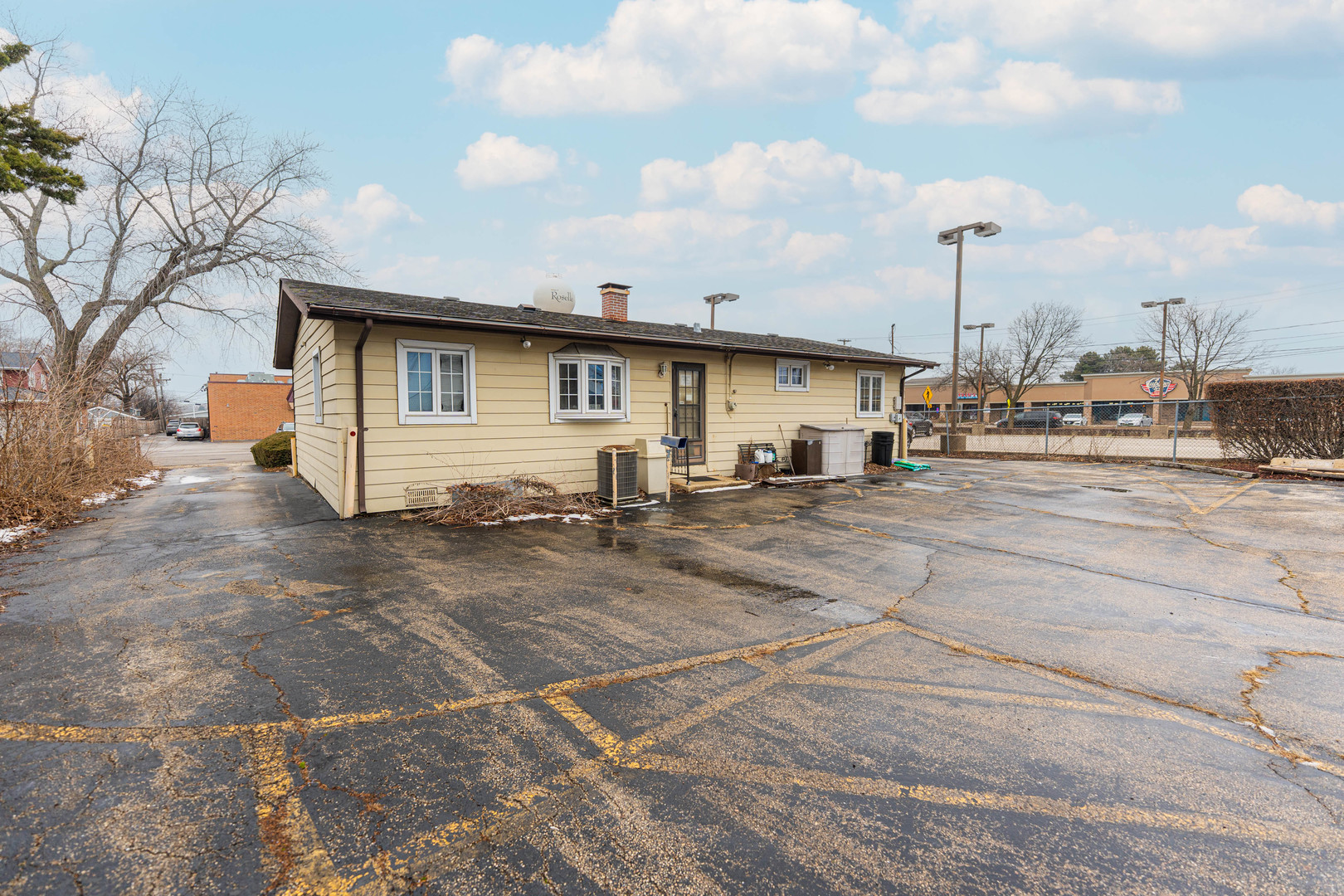 205 Pinecroft Drive Roselle IL 60172