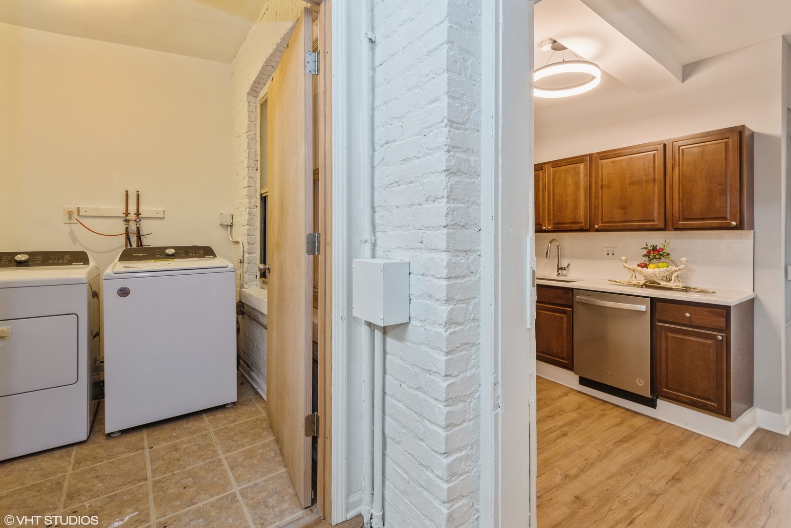 3542 North Halsted Street Chicago IL 60657