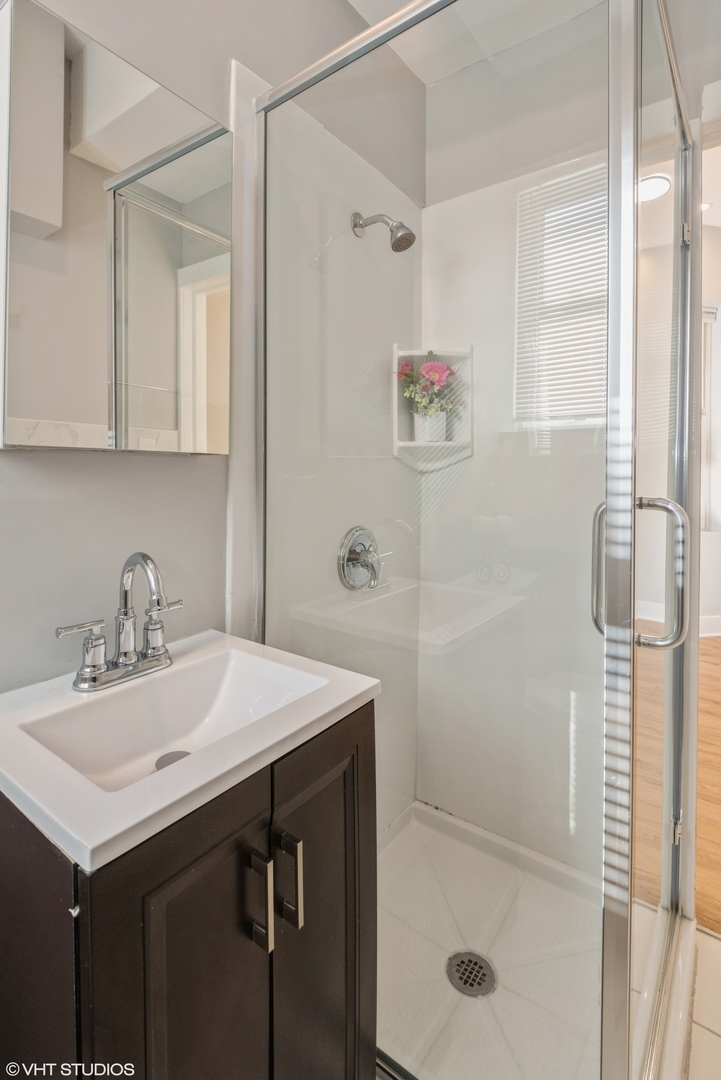 3542 North Halsted Street Chicago IL 60657
