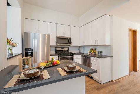 3542 North Halsted Street Chicago IL 60657