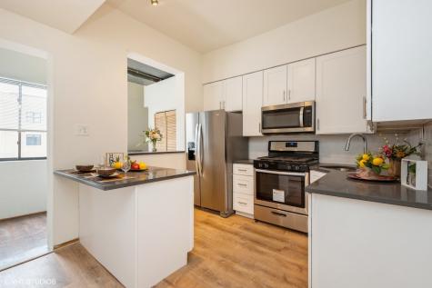 3542 North Halsted Street Chicago IL 60657
