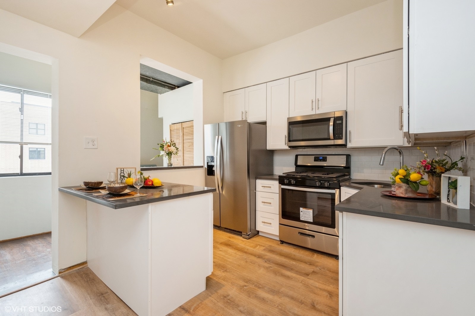 3542 North Halsted Street Chicago IL 60657