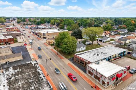 3006 Avenue Of The Cities Moline IL 61265