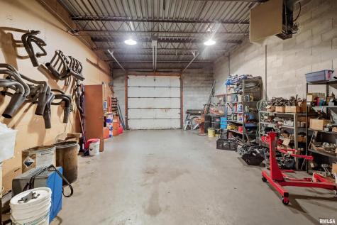 3006 Avenue Of The Cities Moline IL 61265