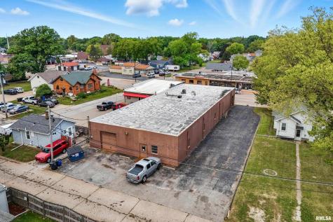 3006 Avenue Of The Cities Moline IL 61265