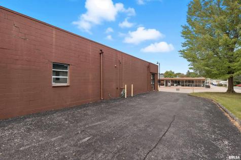 3006 Avenue Of The Cities Moline IL 61265