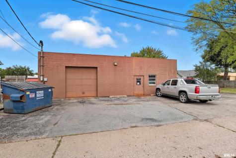 3006 Avenue Of The Cities Moline IL 61265