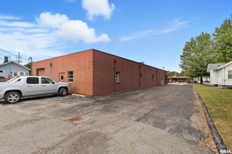 3006 Avenue Of The Cities Moline IL 61265
