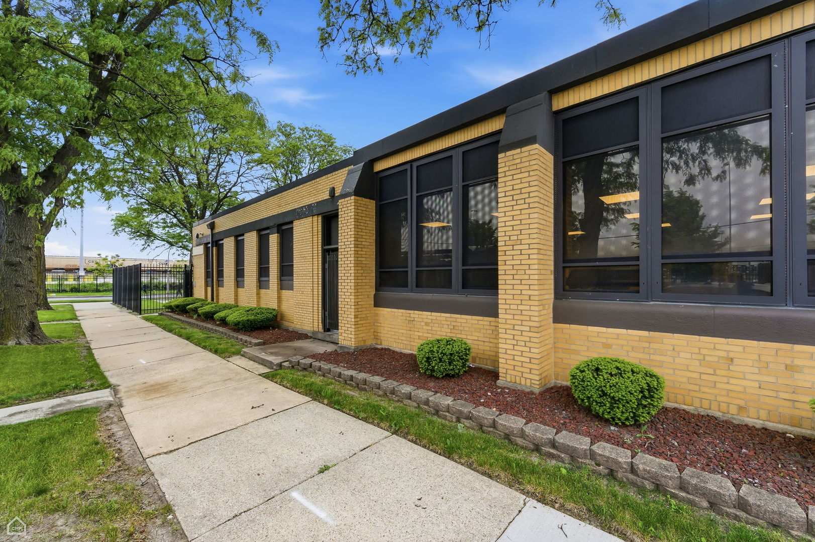 6218 South Oakley Avenue Chicago IL 60636