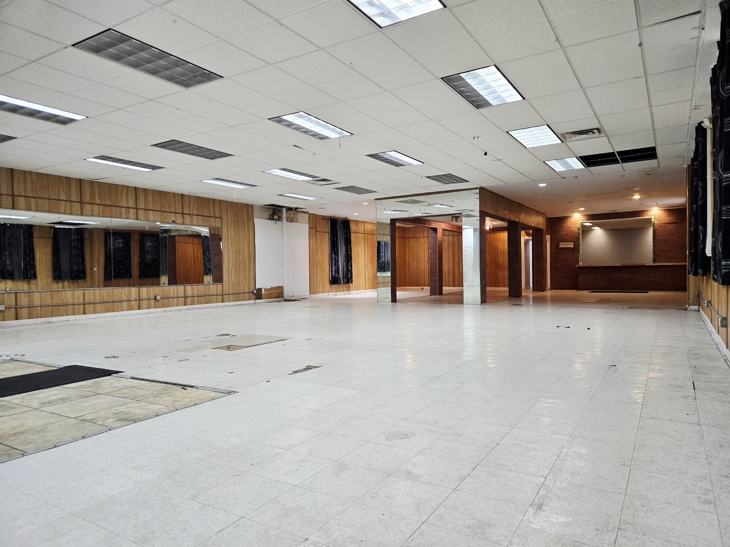 220 East Galena Boulevard Aurora IL 60505