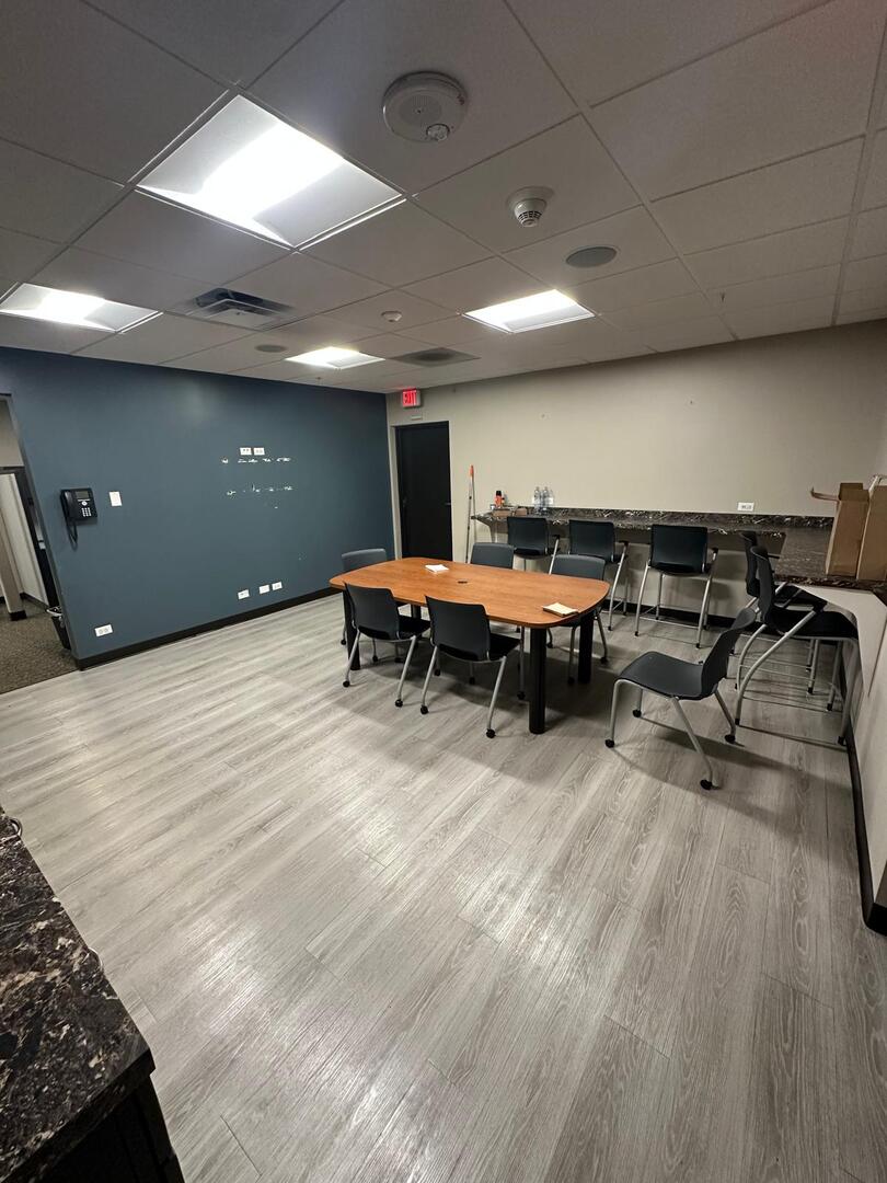 570 Oakwood Road Lake Zurich IL 60047