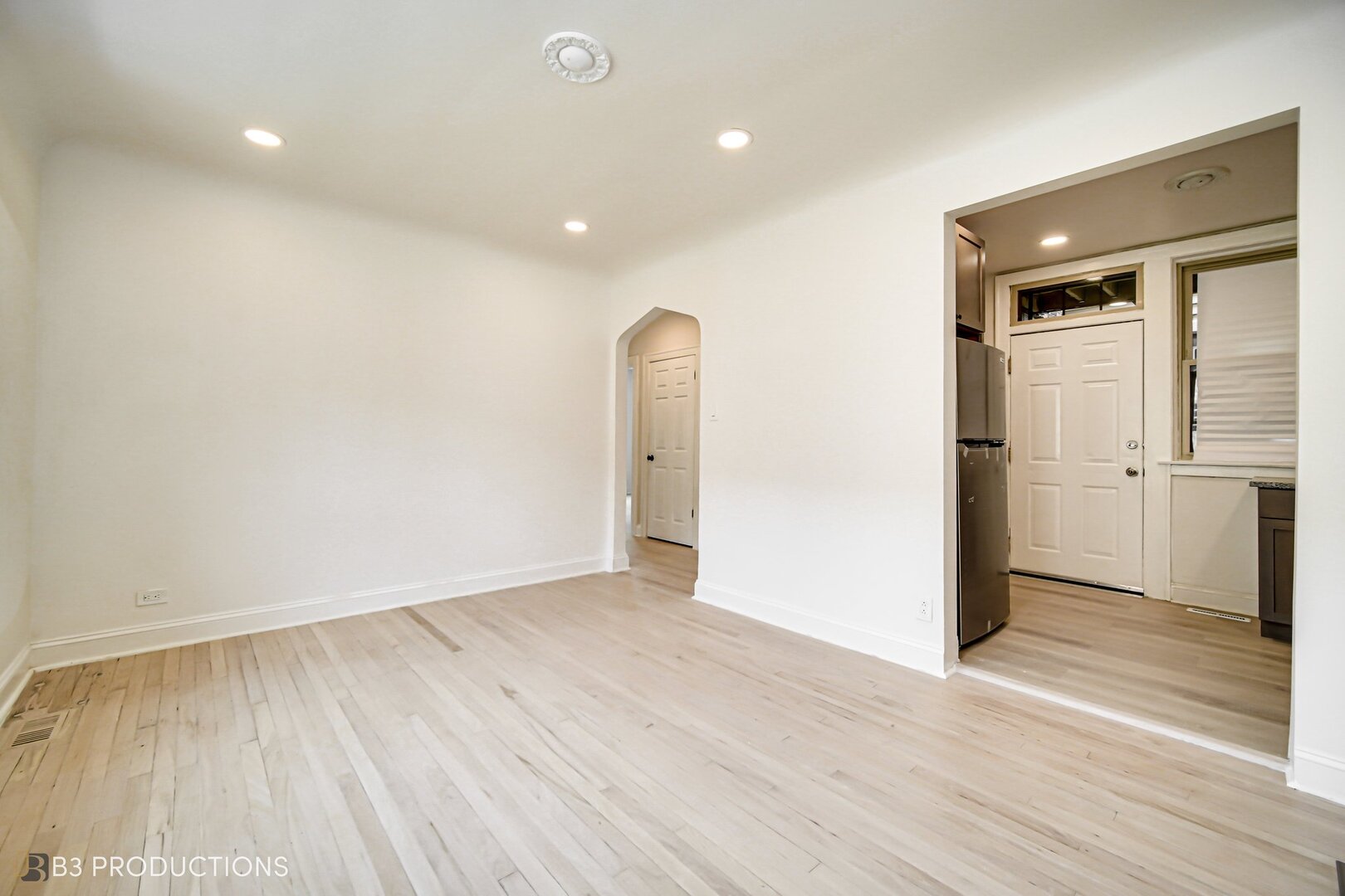 8524 South Oglesby Avenue Chicago IL 60617