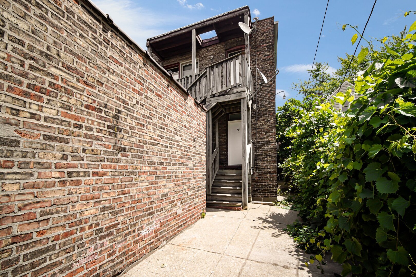 8524 South Oglesby Avenue Chicago IL 60617