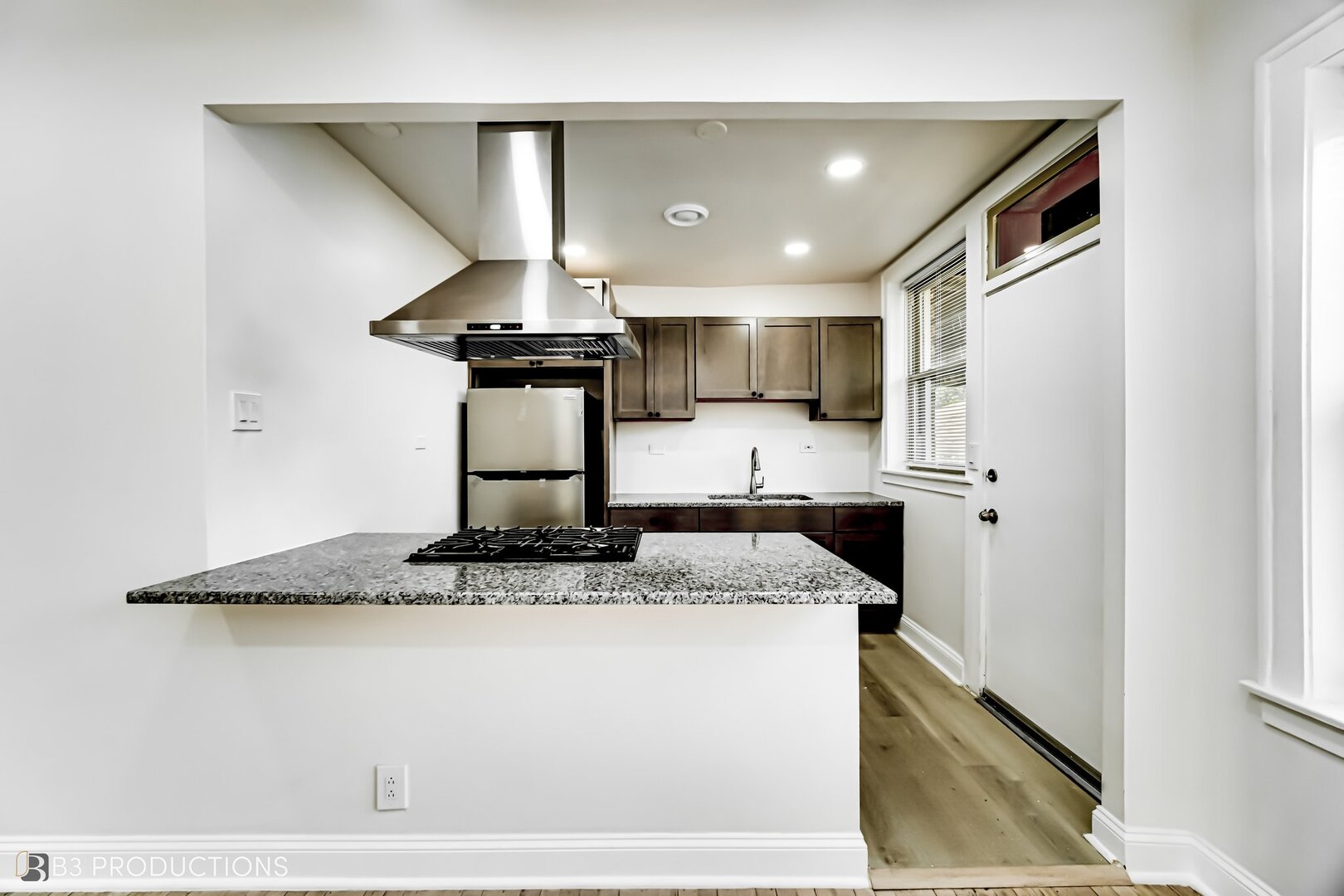 8524 South Oglesby Avenue Chicago IL 60617