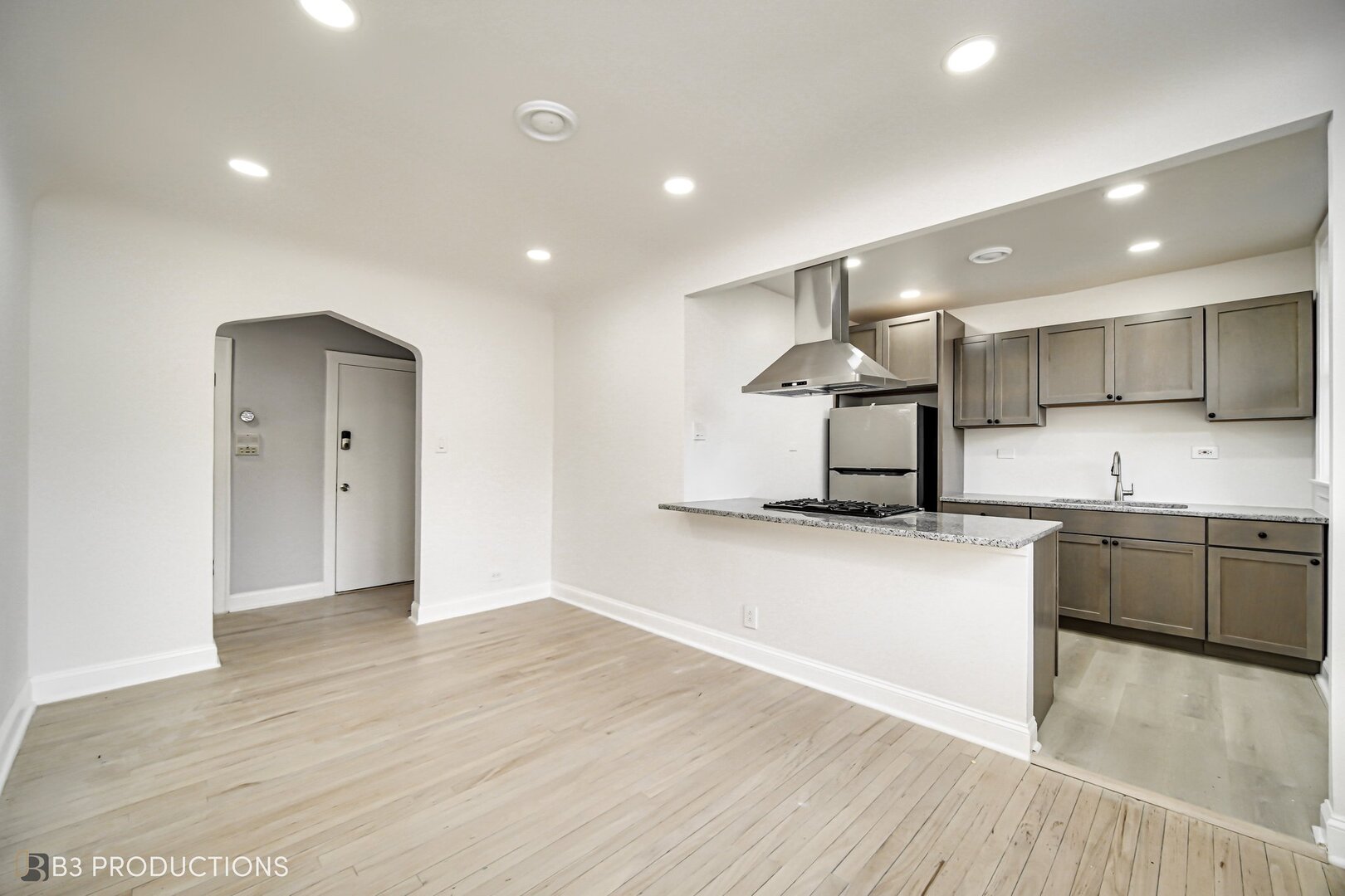 8524 South Oglesby Avenue Chicago IL 60617