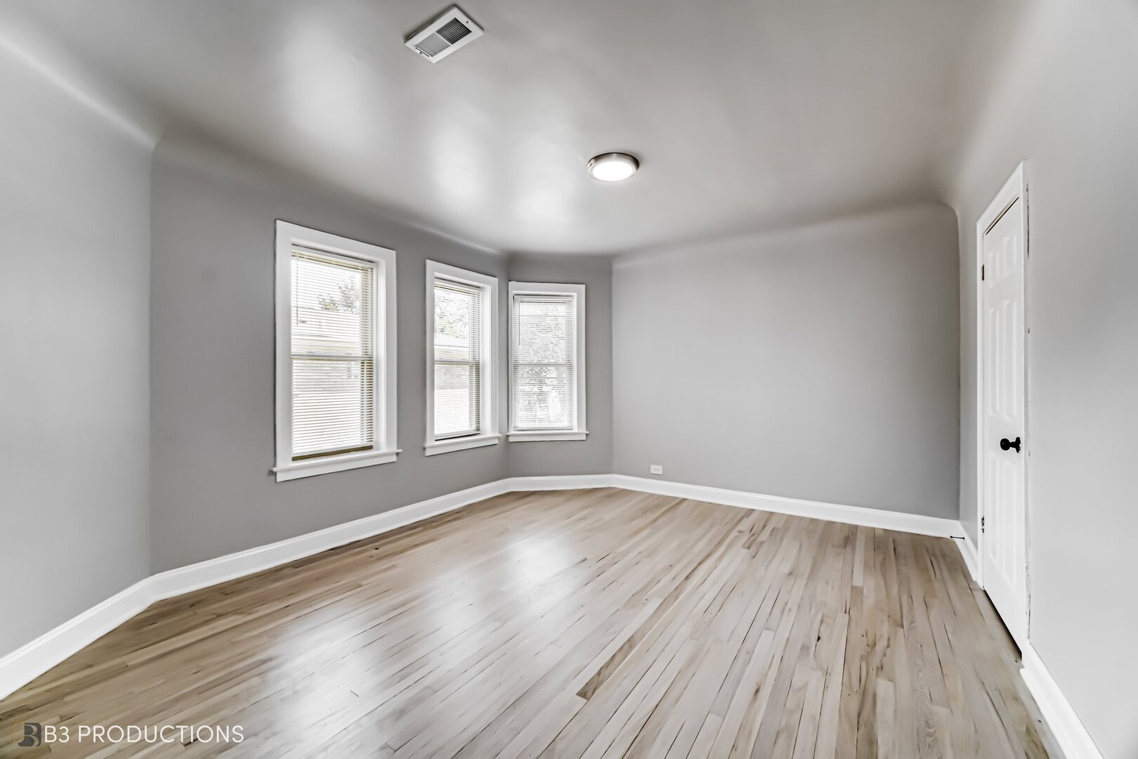 8524 South Oglesby Avenue Chicago IL 60617