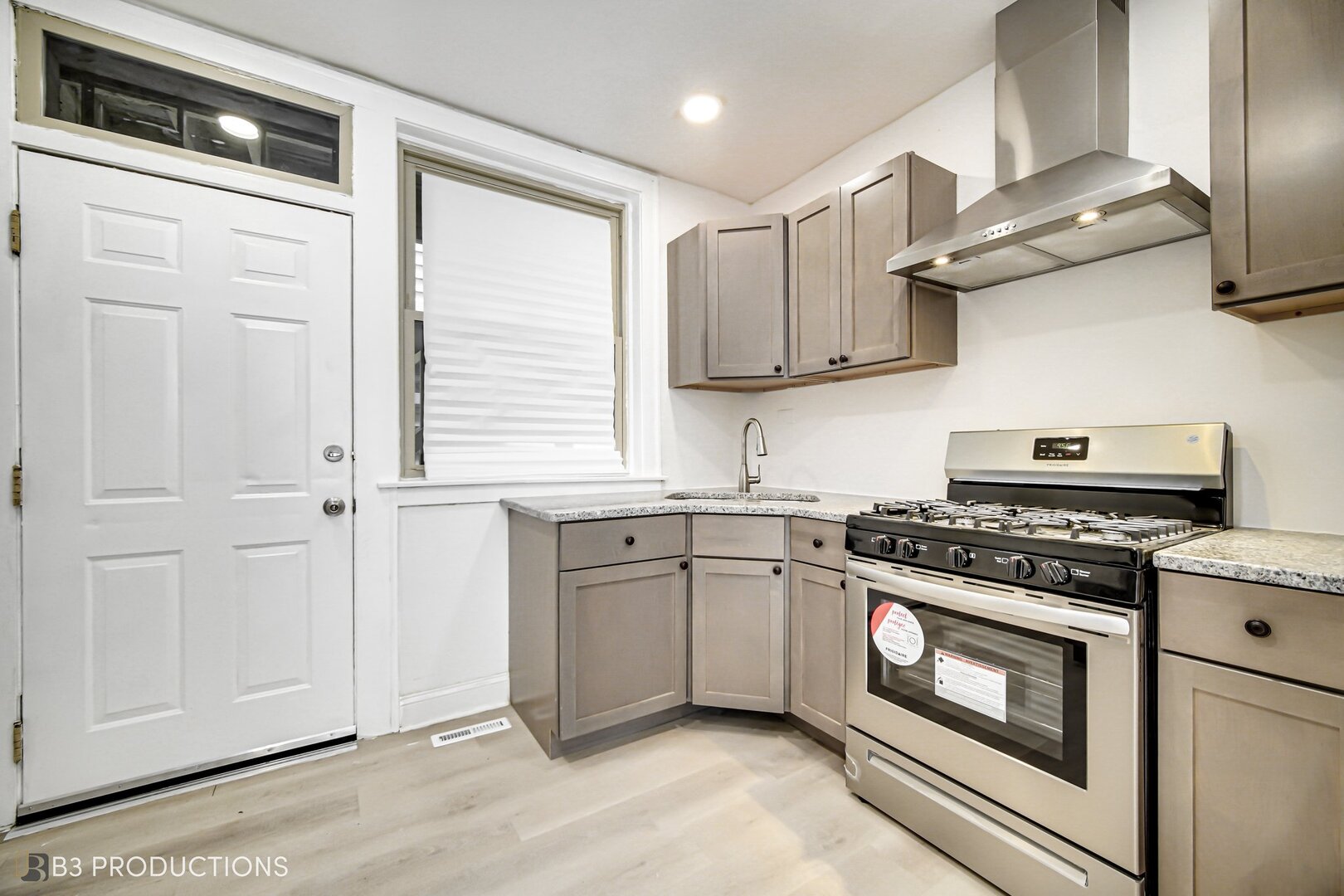 8524 South Oglesby Avenue Chicago IL 60617