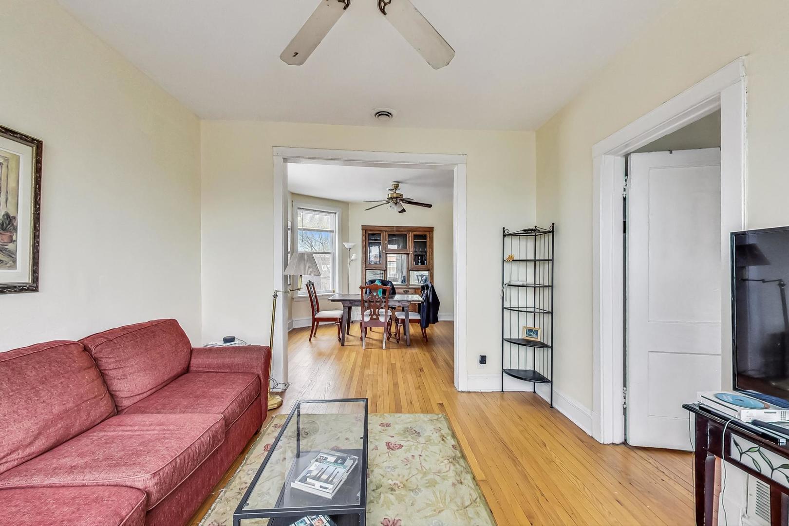 3814 North Clark Street Chicago IL 60613