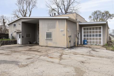 330 East Winslow Street Freeport IL 61032