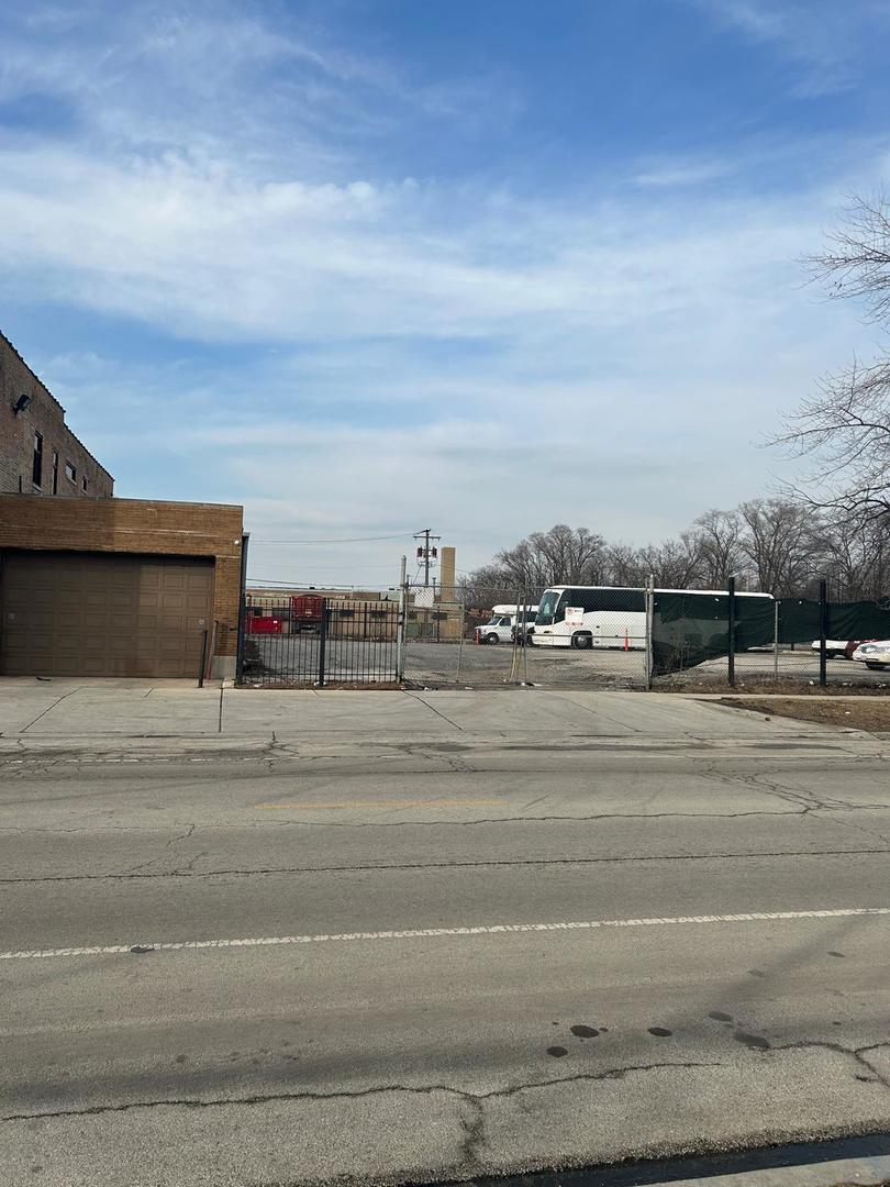 4630 West Augusta Boulevard Chicago IL 60651