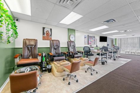 1104 West Glen Flora Avenue Waukegan IL 60085