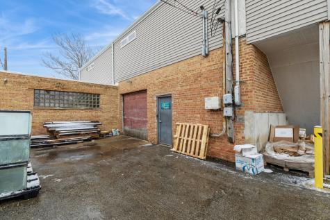 7004 West Cullom Avenue Norridge IL 60706