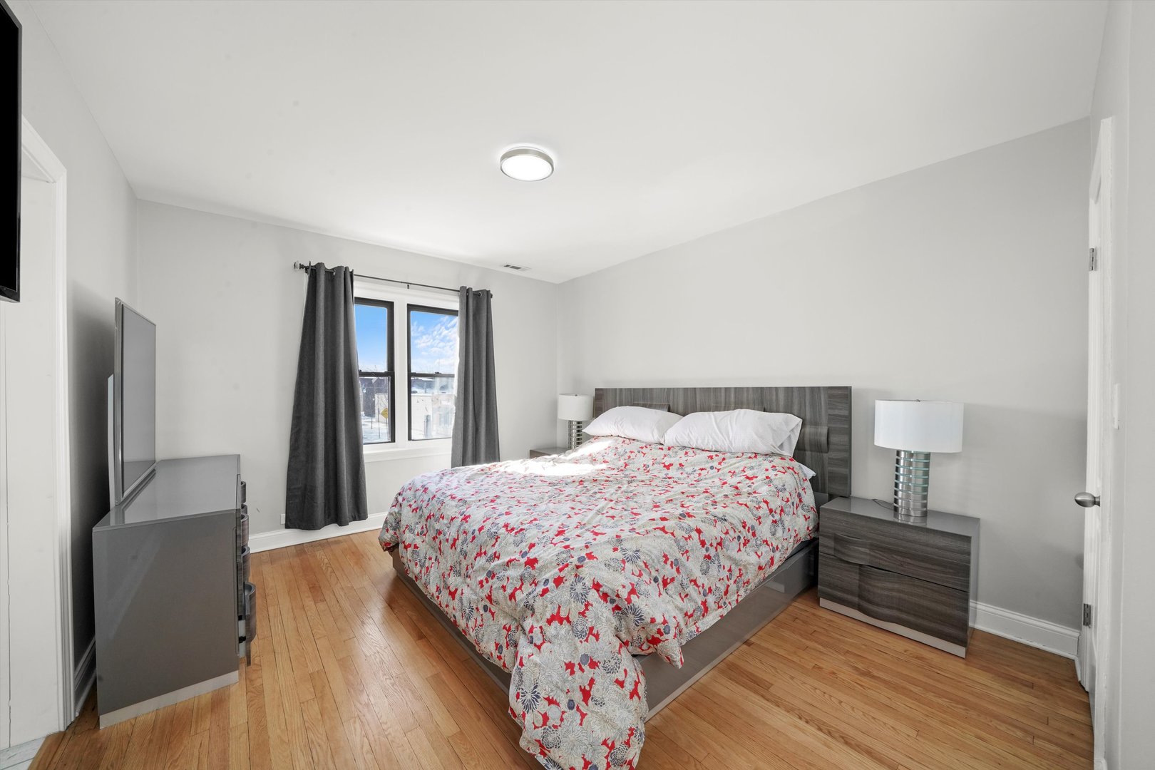 2022 West 95th Street Chicago IL 60643