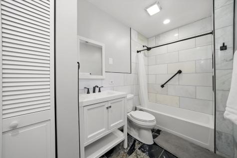 2022 West 95th Street Chicago IL 60643