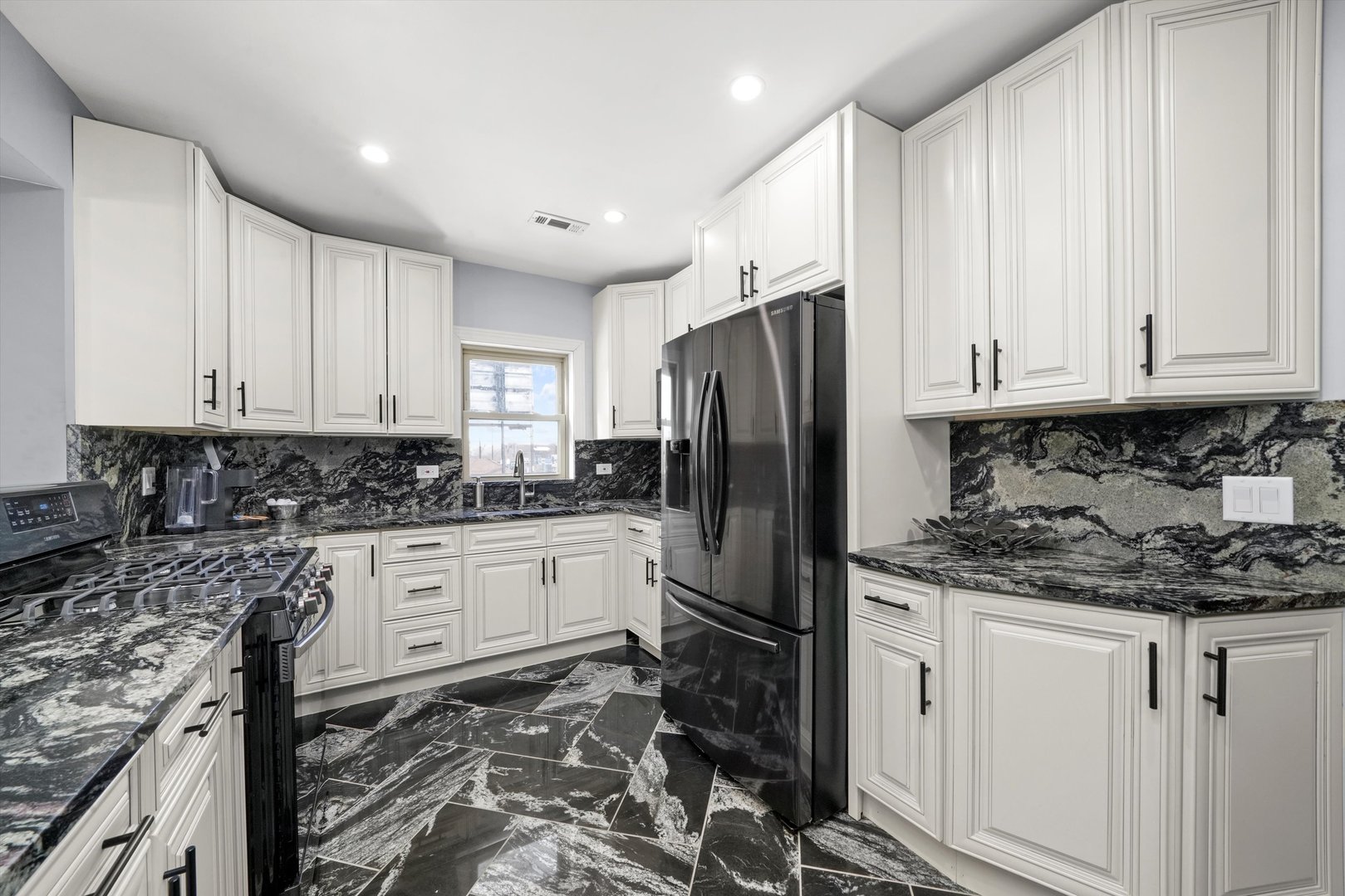 2022 West 95th Street Chicago IL 60643