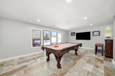 2022 West 95th Street Chicago IL 60643
