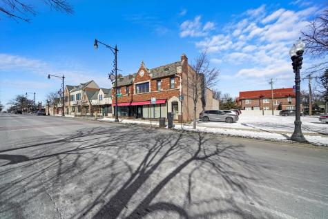 2022 West 95th Street Chicago IL 60643
