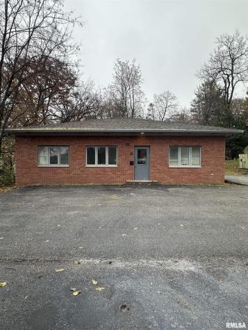 824 17TH Street Moline IL 61265