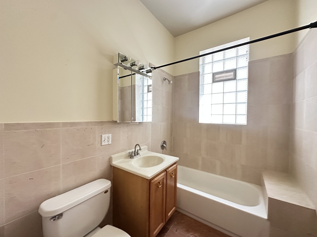 2138 West Chicago Avenue Chicago IL 60622
