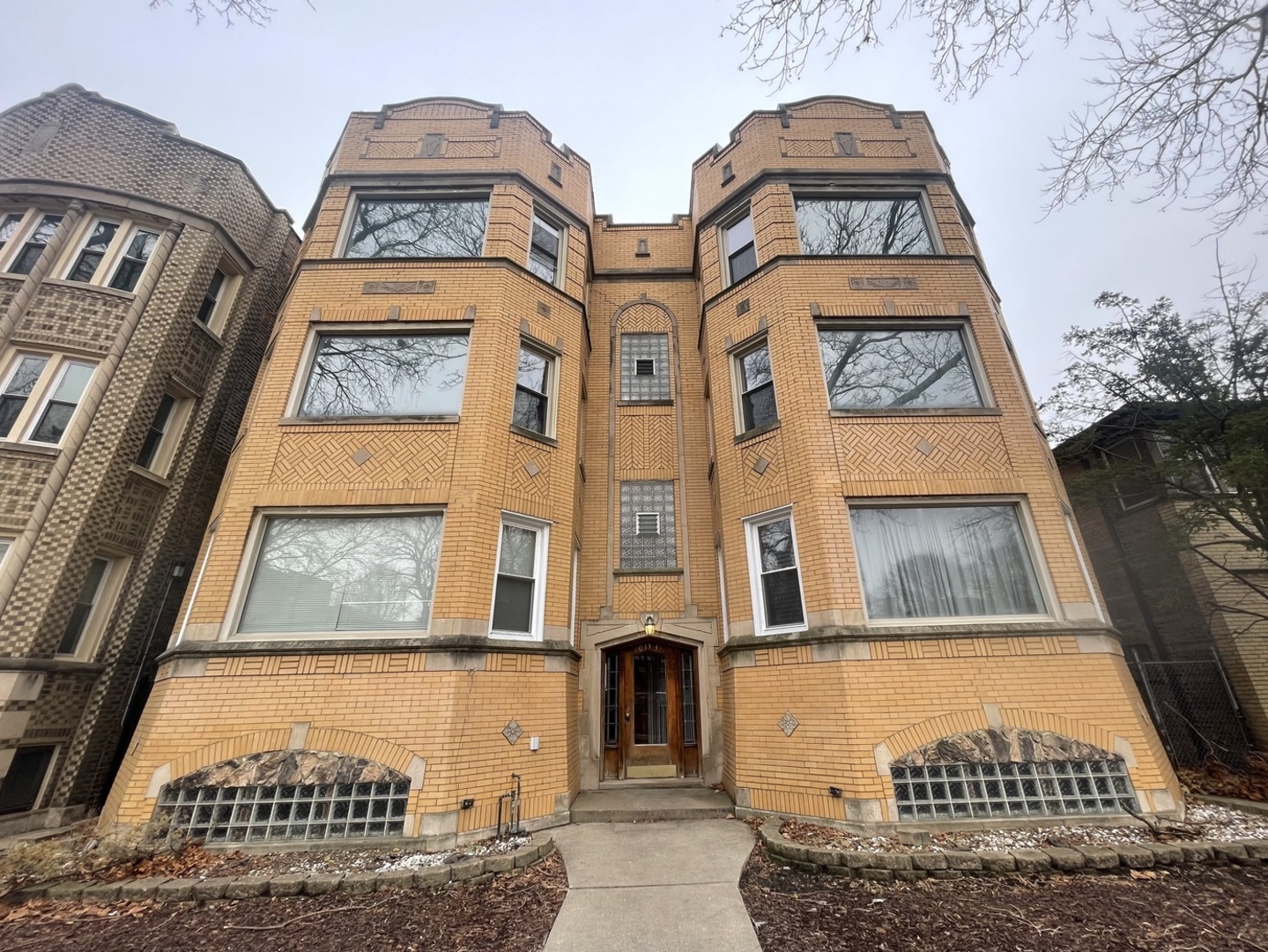 8035 South Essex Avenue Chicago IL 60617
