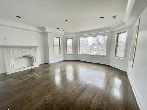 8035 South Essex Avenue Chicago IL 60617