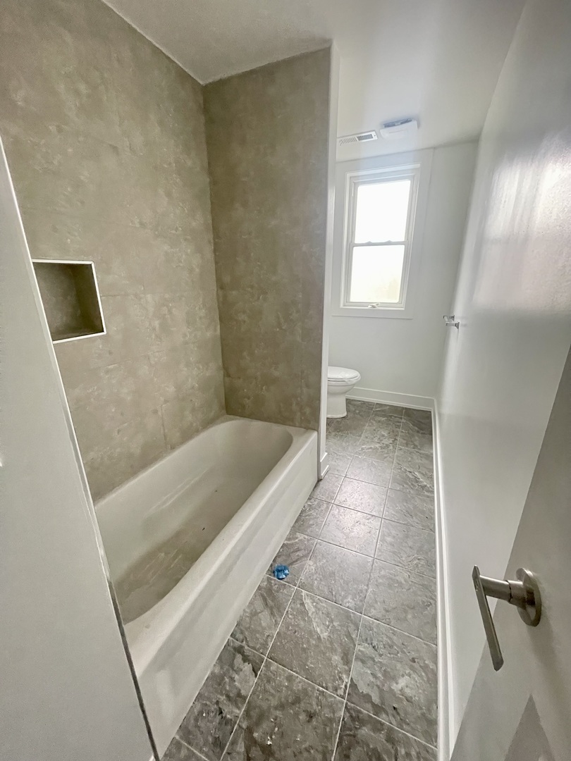 8035 South Essex Avenue Chicago IL 60617