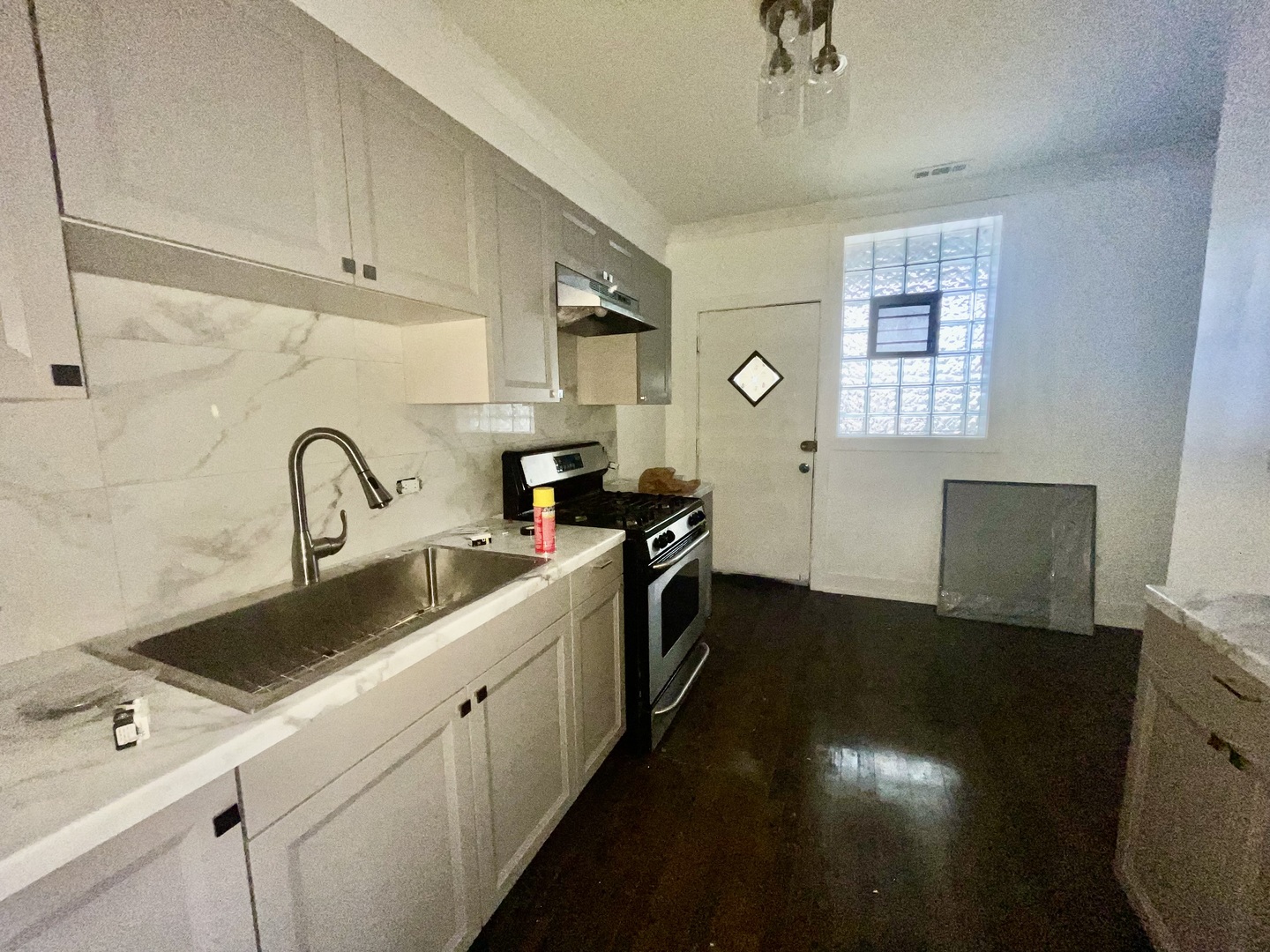 8035 South Essex Avenue Chicago IL 60617