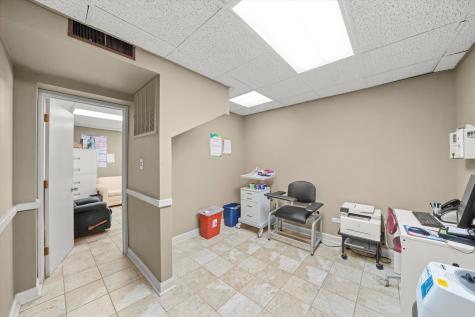 6067 North Northwest Highway Chicago IL 60631