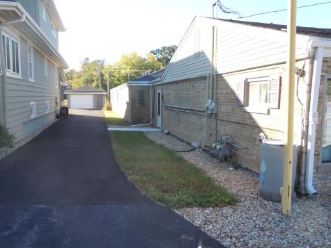 138 West Irving Park Road Wood Dale IL 60191